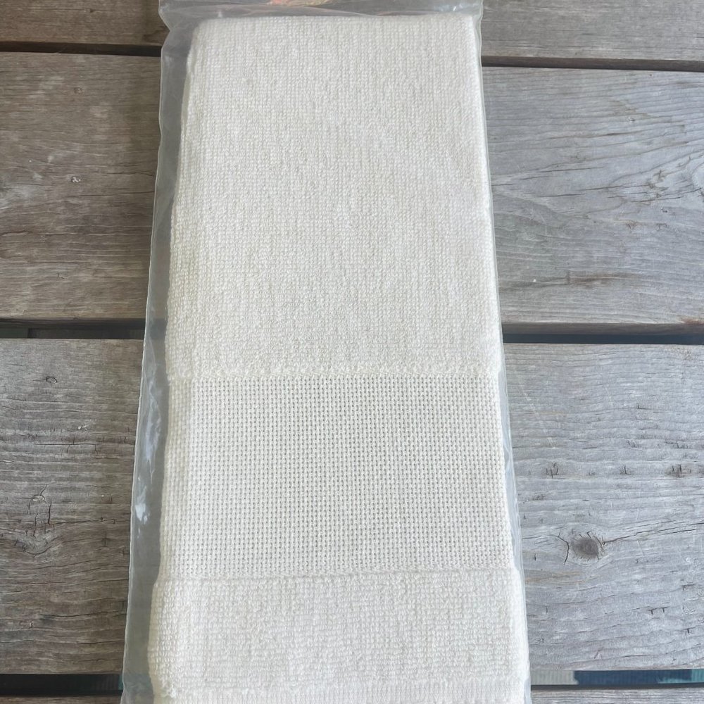 Terry cloth cross stitch towel set of 2, "Empress" 16" x 26" Charles Craft New - Picture 2 of 3